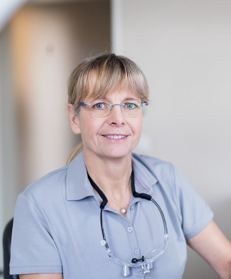 Dr. med. dent. Ann-Kathrin Hoffmann behandelt Sie in Bad Laer
